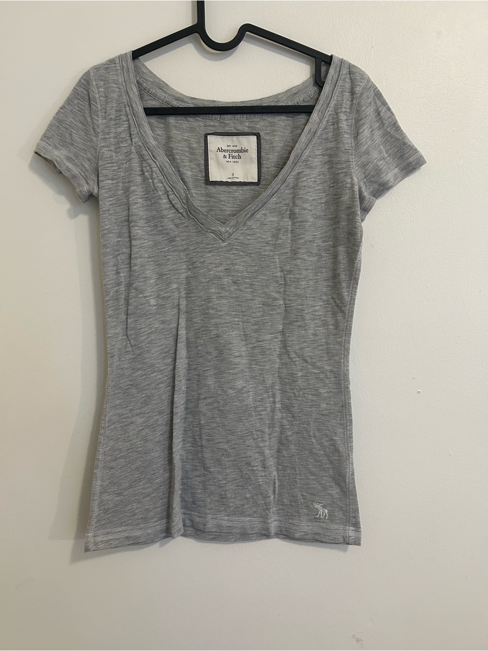 Abercrombie & Fitch V-Neck
